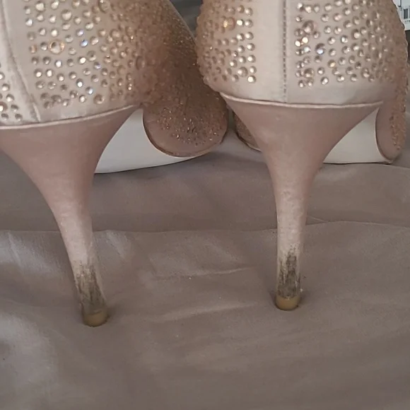 Shoes - Picture 6 of 8